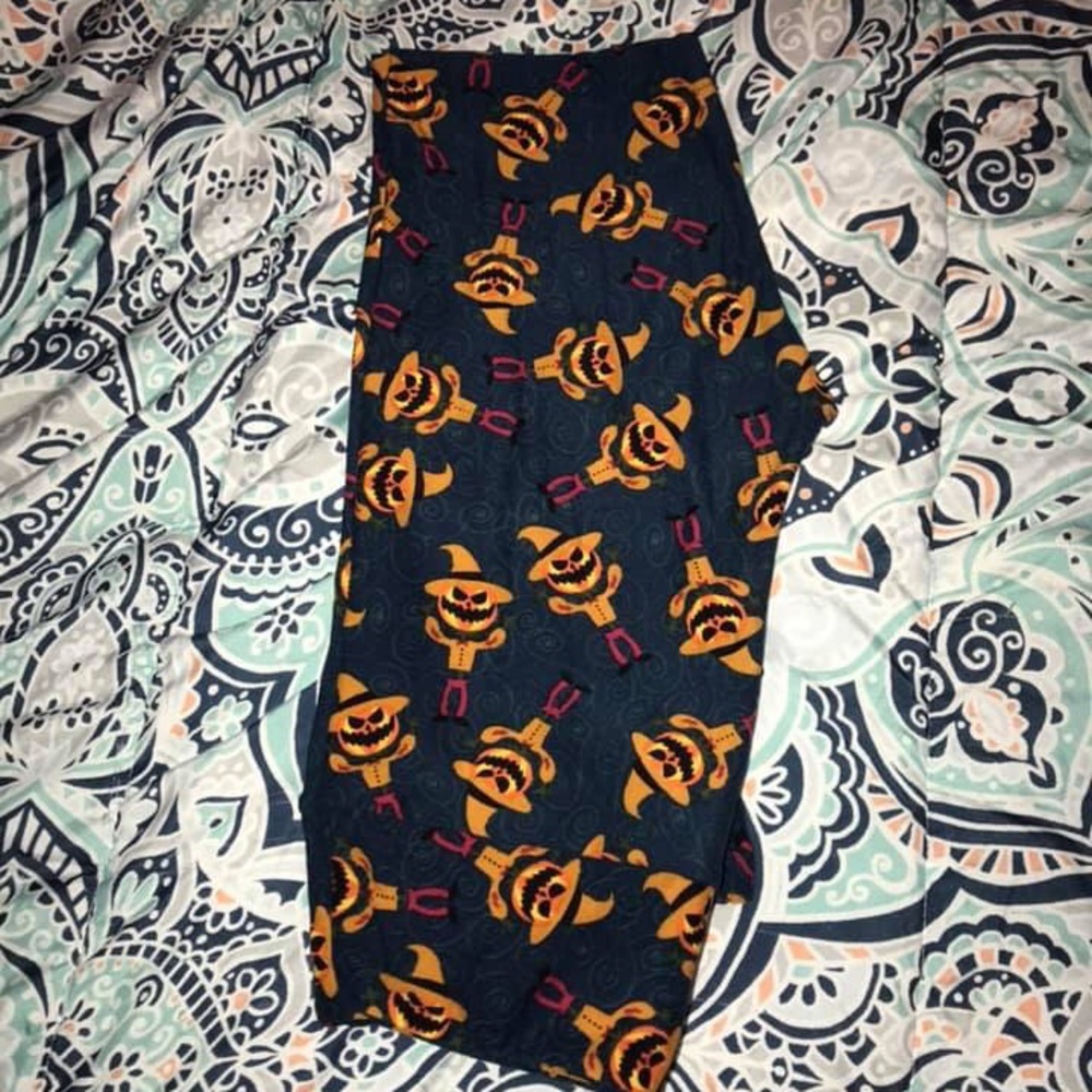 Pumpkin scarecrow os leggings